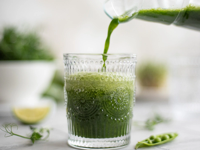 Smoothie with multiple Nrf2-activating ingredients ready to drink.