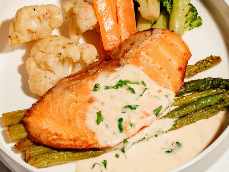 Image of a salmon meal.