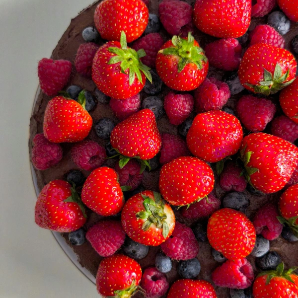 Image showing bowl of assorted berries.